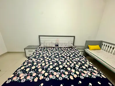 Very Good Condition Pan Home Bed Matress and Dressing Table for Sale