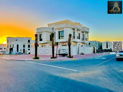 Corner villa with pool and roof terrace / Prime location close to services and mosque / Opposite a