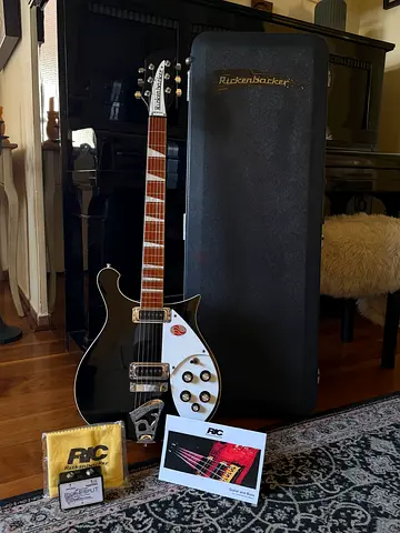 Rickenbacker 620 Jet Glo 2018