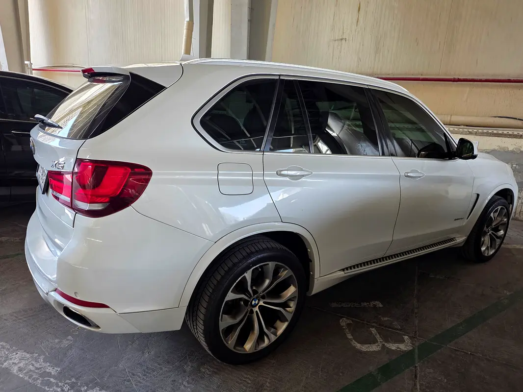 BMW X5 2016 — photo 1 of 8