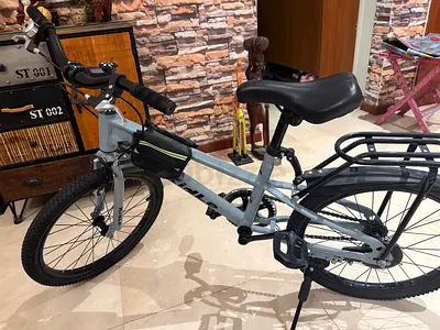 Used kids/teen 20 city bike with rear rack - good condition