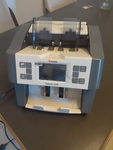Cash counting machine