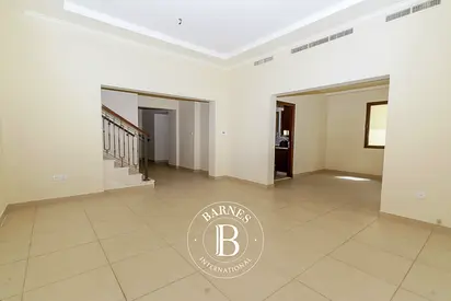 Back To Back | Type 4 | Maids | Well Maintained
