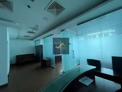مكتب مطل على القناة والمدينة | مجهز | برج بايزووتر