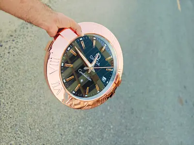Wall clock omega