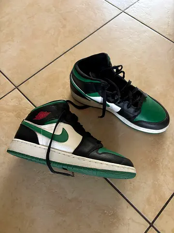 Air Jordan Mid- Size 38.5