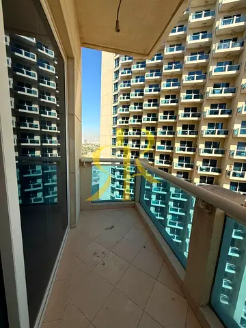 Vacant | unfurnished Studio | Lago Vista C