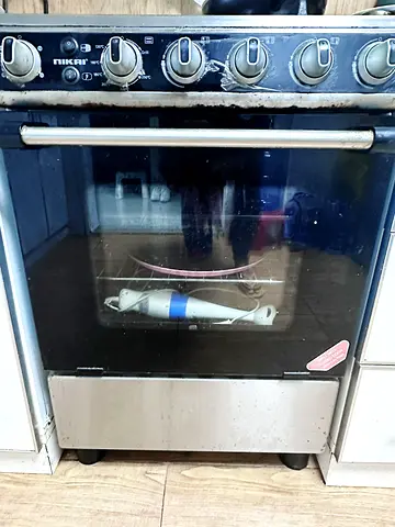 Used Nikkai Gas Cooker with Oven - 4 Burners, very good condition, all equipt