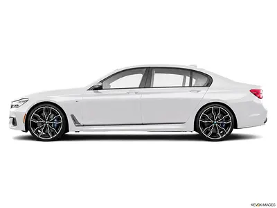 BMW 7-Series M760i xDrive 2017 | V12 Power | GCC Specs