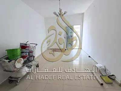 صيانة مجانية طوال فترة الإيجار موقع مميز قريب من مخرج دبي سهولة الوصول إلى الطرق الرئيسية قريب من الأسواق والمطاعم والخدمات مناسب للعائلات بيئة سكنية