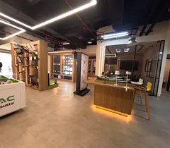 Fully Fitted Showroom with Office Space | Grab it!