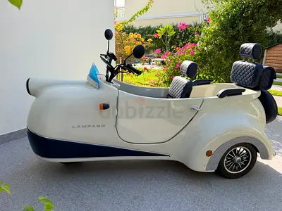 Retro 3-Wheel Electric Scooter Car - 2-Seat, Excellent Condition