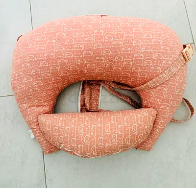 Baby nursing pillow