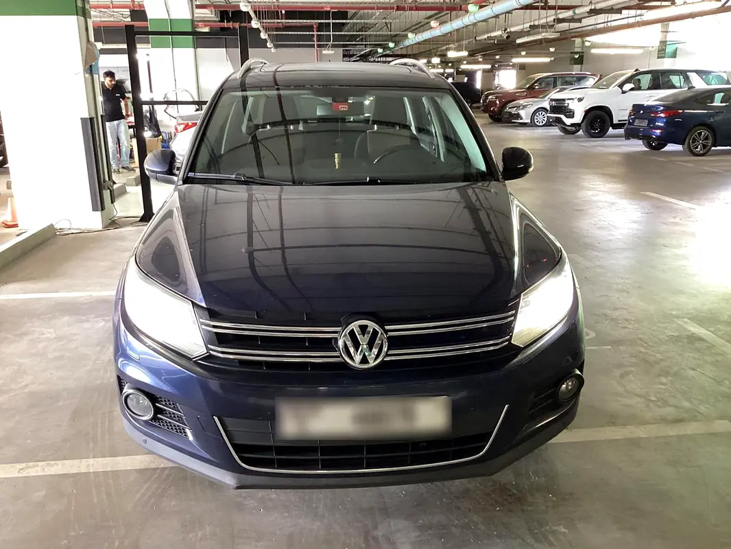 Volkswagen Tiguan 2015 — photo 1 of 6