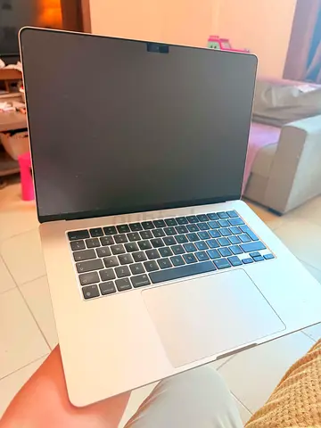 Macbook Air 2023 15 M2