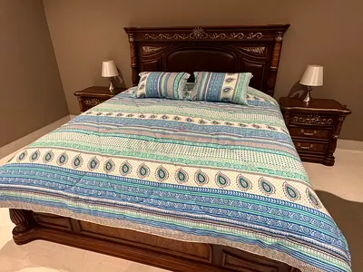J. Queen New York Super King Bedding Set