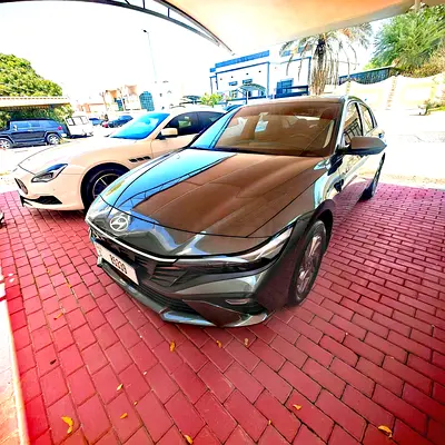 2025 Hyundai Elantra Smart | GCC Specs | with full service interior and warranty