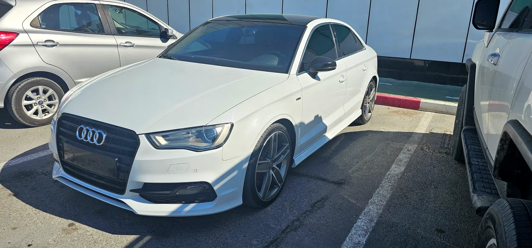 Audi A3 2014 — photo 1 of 10