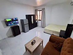 NOW AVAILABLE ROOM WITH ATTACHED WASHROOM FOR MARRIED COUPLE OR 2 LADIES NEAR UNION METRO STATION