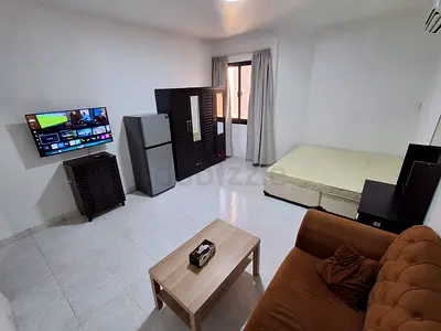 MASTERBEDROOM WITH ATTACHED WASHROOM FOR MARRIED COUPLE OR 2 LADIES NEAR UNION METRO STATION
