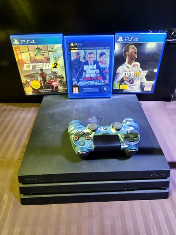 Ps4 pro version 13.04 with 3 cds games and 1 controller for sale
