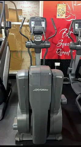 Life Fitness Elliptical Cross Trainer