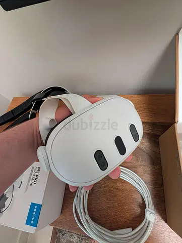 Meta Quest 3 512GB + BOBOVR M3 Pro - Like New