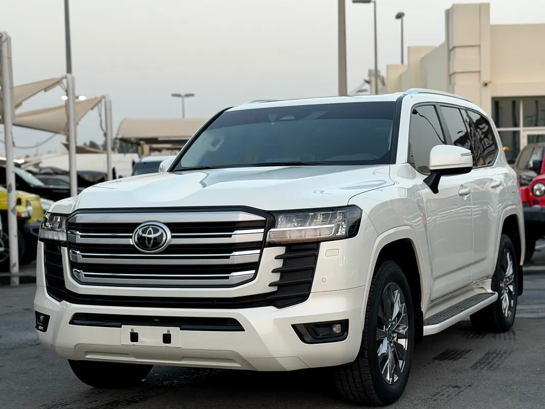 Toyota Land Cruiser 2025 — photo 1 of 18