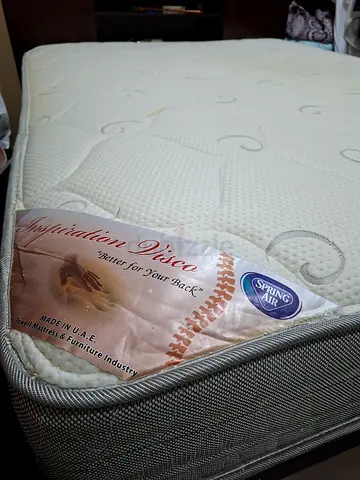Queen size spring mattress - good condition