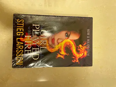 The Girl Who Played with Fire - Stieg Larsson (Hardcover, new)