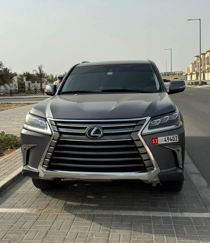 Lexus LX-Series 2017 — photo 1 of 8
