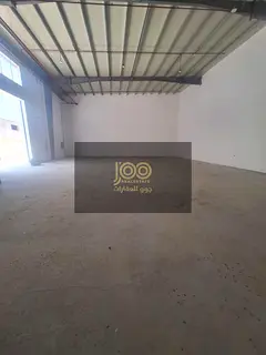 Electricity 80V, suitable for industrial and commercial activities. Includes an office, two bathroom