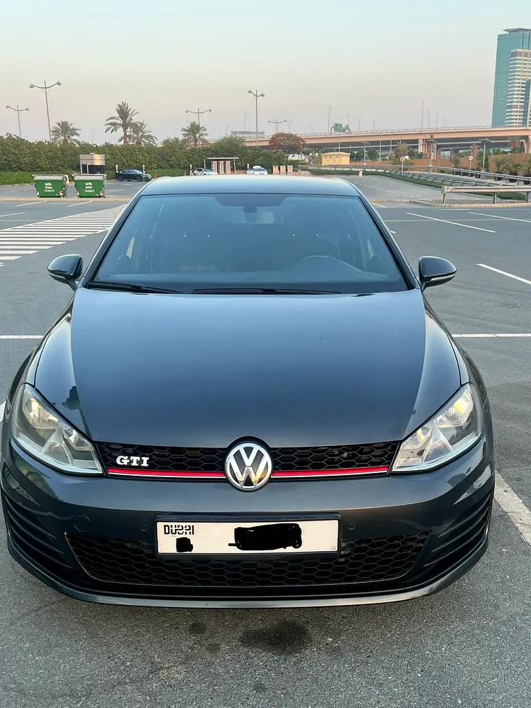 Volkswagen Golf 2015 — photo 1 of 19