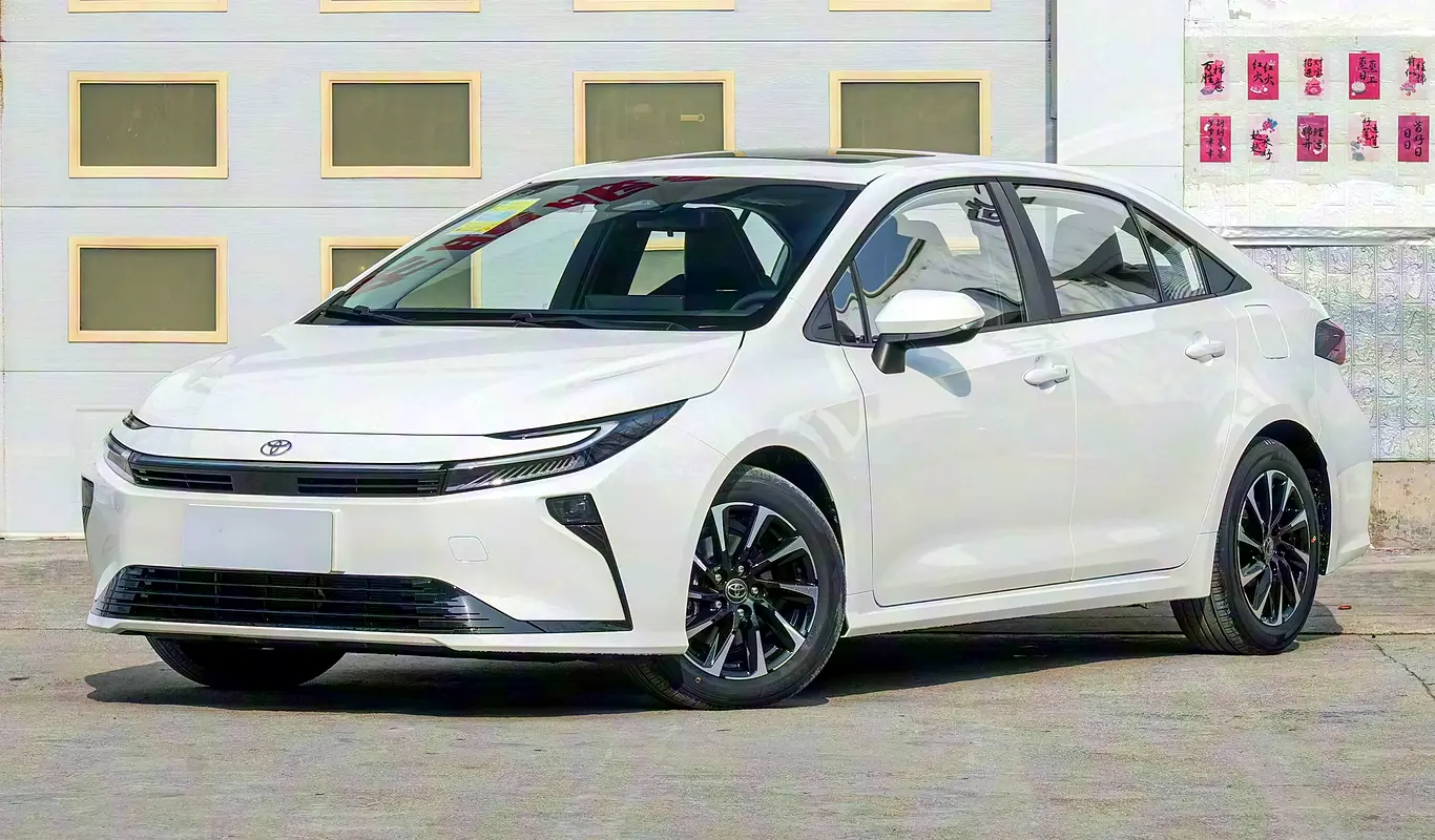 Toyota Corolla 2026 — photo 1 of 18