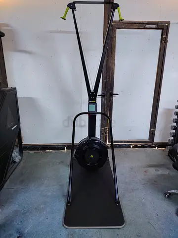 SkiErg training machine with floor stand