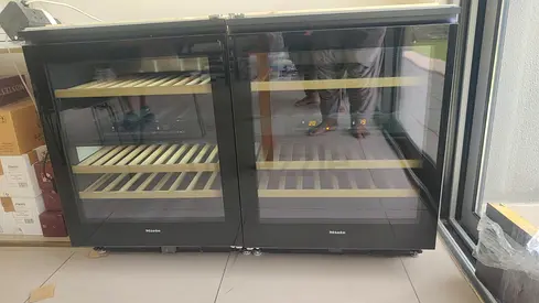 Miele built-in wine cooler KWT6321UG