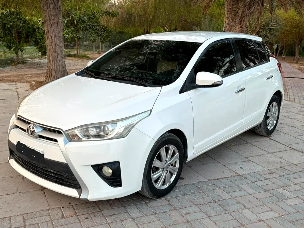 Toyota Yaris 2016 — photo 1 of 19