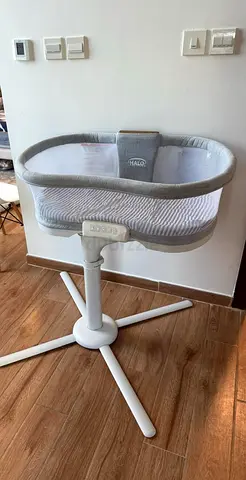 HALO Bassinest Swivel Sleeper - Gently Used, Good Condition