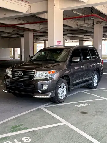 Toyota Land Cruiser GXR 2015 GCC Specs - Excellent Condition