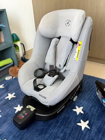 Maxi-Cosi car seat with full set