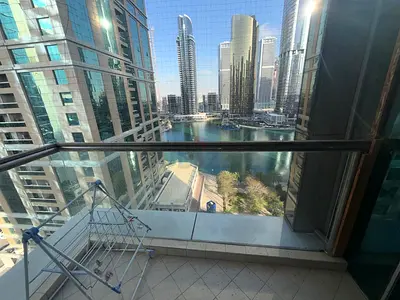 One Bedroom Apartment with Beautiful Lake View (Near Metro)