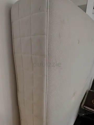 Queen Size Medicated Mattress - Good Condition, Lightly Used : 160*200*25cm