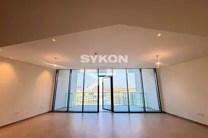 Lagoon & Skyline Views | Beach Access | High Floor