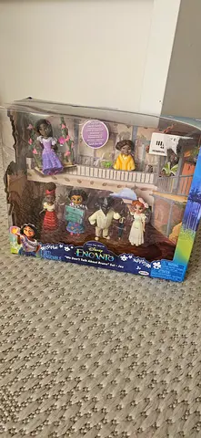 Disney Encanto Playset - Family Scene, New in Box