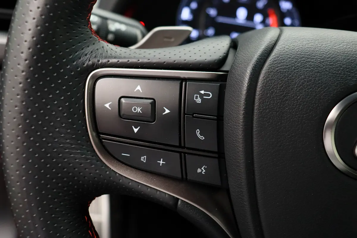 Lexus UX-Series 2023