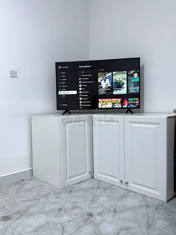 47 inch Smart LED TV (Wall-mounted) - Good Condition