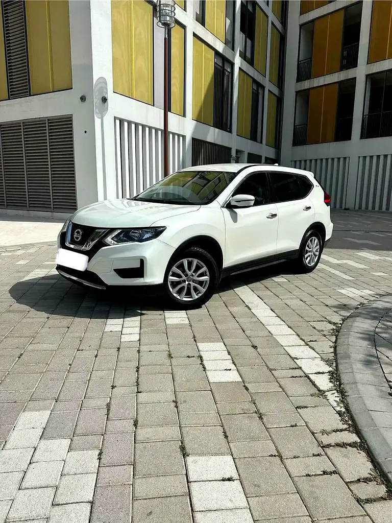 Nissan X-Trail 2018 — photo 1 of 9