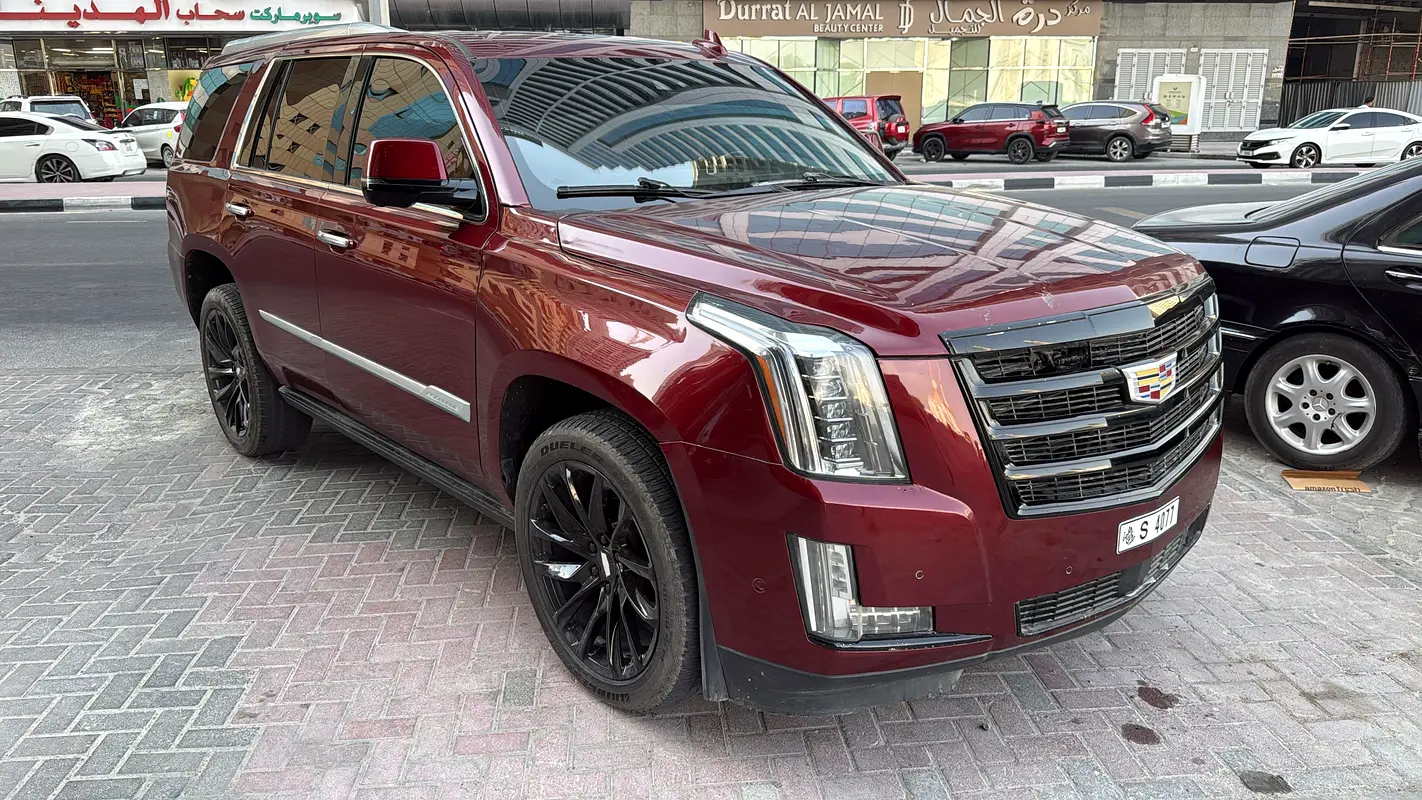 Cadillac Escalade 2020 — photo 1 of 8