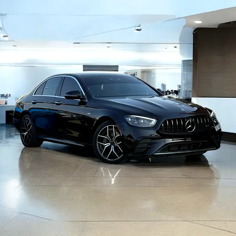 Mercedes-Benz E-Class 2023 — photo 1 of 19