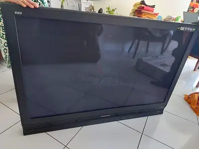 Pioneer 42-inch CRT/Rear Projection TV - Good Working Condition